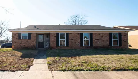 4732 Longstreet Pl, Bossier City, LA 71112