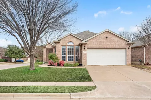 5936 Center Ridge Dr, Fort Worth, TX 76131