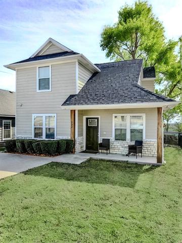 430 W Coffin St, Denison, TX 75020 | MLS# 20844673 | 14 Photos - Movoto