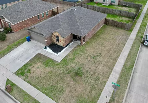 405 Hawthorn Dr, Nevada, TX 75173