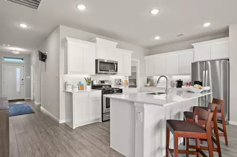 809 Water View Dr, Lavon, TX 75166