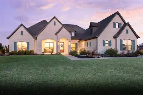 910 Greenacres Ln, Lucas, TX 75002