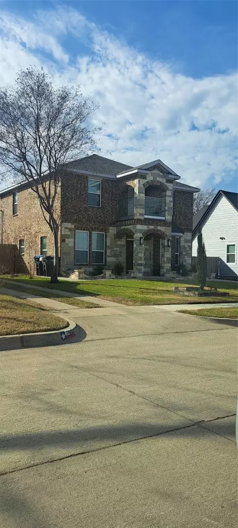 2904 Thannisch Ave, Fort Worth, TX 76105