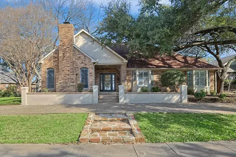 2909 Faulkner Dr, Rowlett, TX 75088