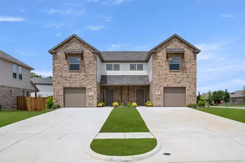 400-402 Wrangler Ln, Denton, TX 76205