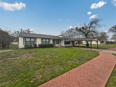 1017 N Houston St, Royse City, TX 75189