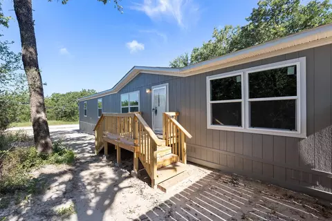 5913 N Oklahoma Trl, Granbury, TX 76048
