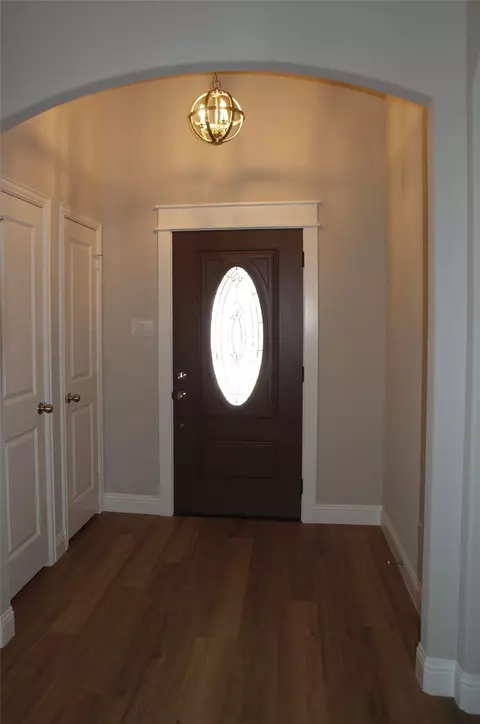 717 Raylan St, Springtown, TX 76082 photo 7