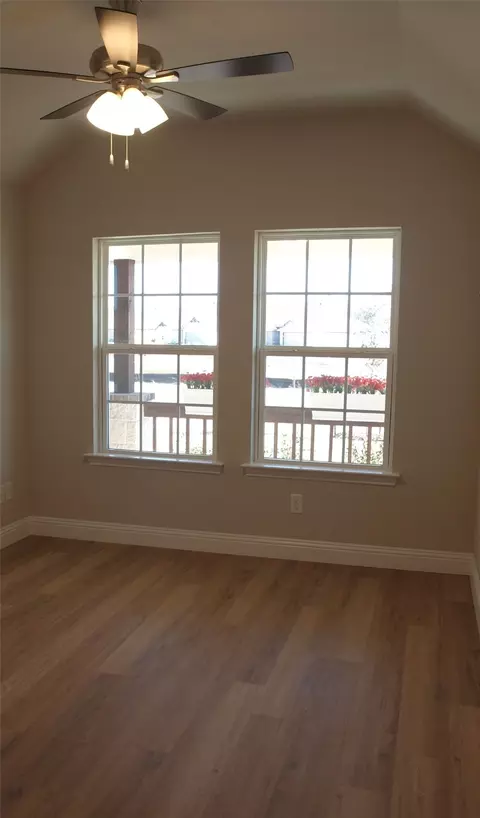 717 Raylan St, Springtown, TX 76082 photo 16
