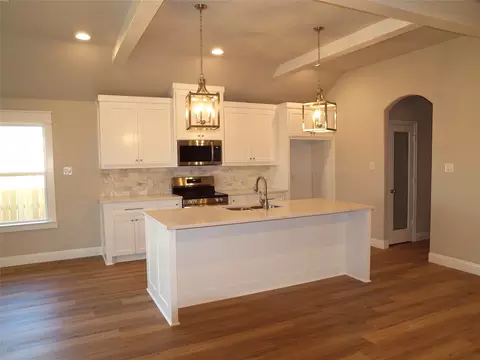 717 Raylan St, Springtown, TX 76082 photo 12