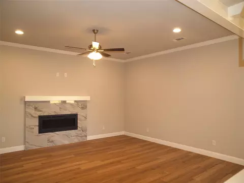 717 Raylan St, Springtown, TX 76082 photo 8