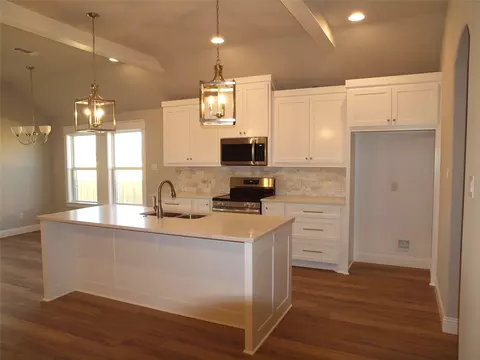 717 Raylan St, Springtown, TX 76082 photo 11