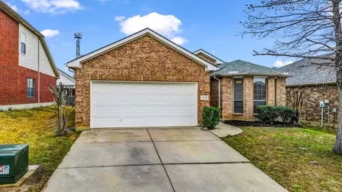 1110 Sunderland Ct, Fort Worth, TX 76134