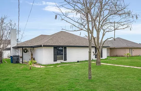 2856 Edd Rd, Dallas, TX 75253