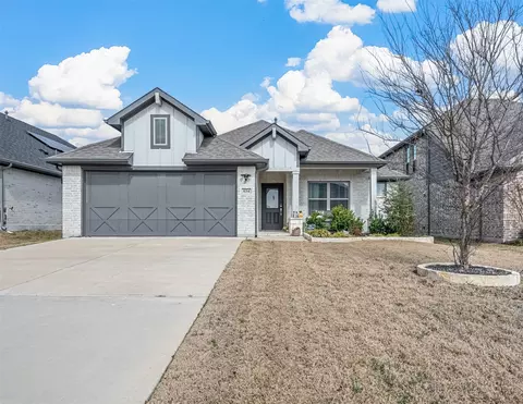 634 Cherry Hills Rd, Red Oak, TX 75154