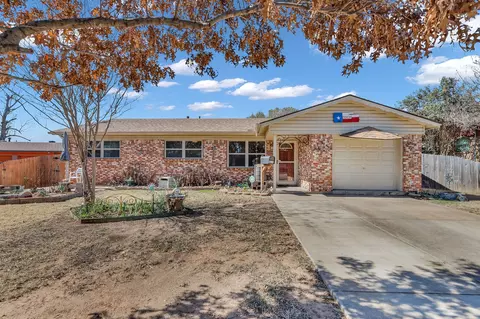 861 Russell Ln, Bedford, TX 76022