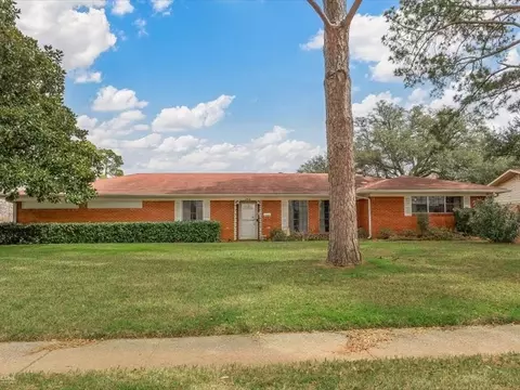 2416 N Waverly Dr, Bossier City, LA 71111