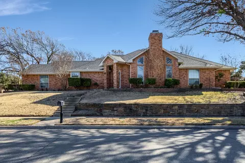 3718 Queenswood Ln, Garland, TX 75040