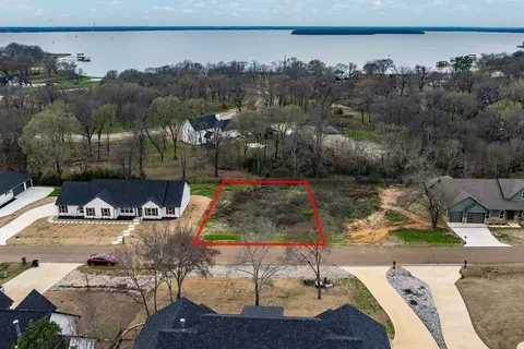 204 Splitrail Dr, Mabank, TX 75143