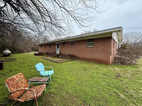 341 Rolling Acres Rd, Denison, TX 75021