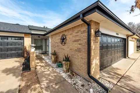 5024 Elms Ct, Granbury, TX 76049