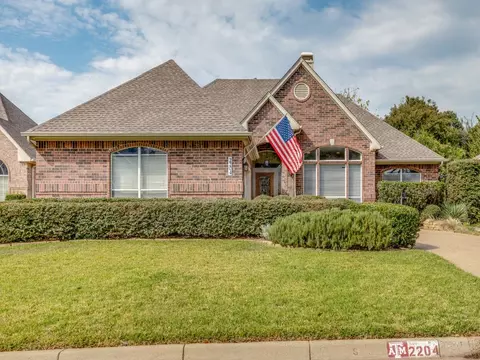 2204 Hunter Place Ln, Arlington, TX 76006