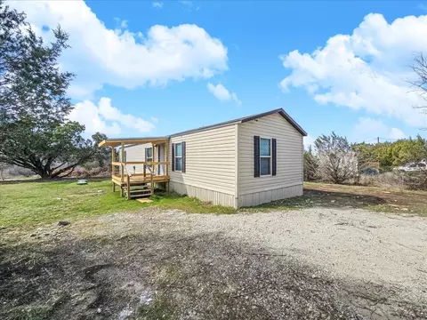 153 Paula Ct, Granbury, TX 76049