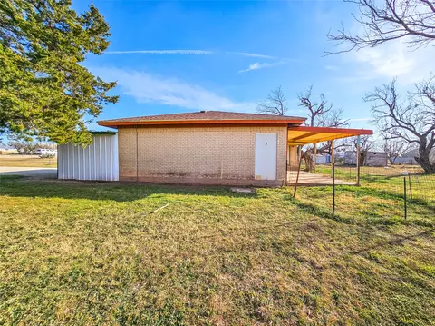 Exterior - 114 Scott St, Tye, TX 79563 photo 9 of 9