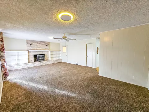 Living - 114 Scott St, Tye, TX 79563 photo 1 of 4
