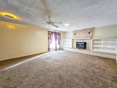 Living - 114 Scott St, Tye, TX 79563 photo 2 of 4