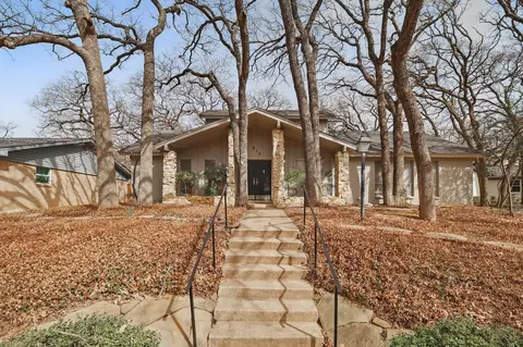 815 Spring Dr, Arlington, TX 76012