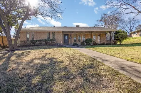 5441 Cherry Glen Ln, Dallas, TX 75232