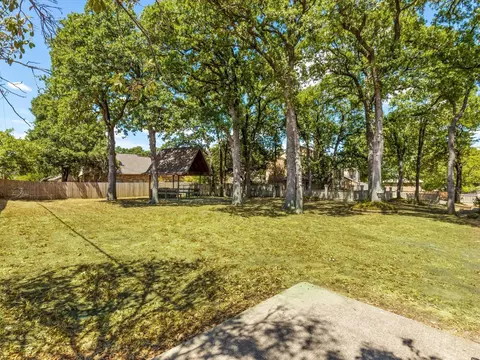 Exterior - 1501 Cedar Elm Dr, Euless, TX 76039 photo 7 of 8