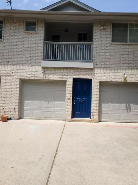 Exterior - 1501 Cedar Elm Dr, Euless, TX 76039 photo 5 of 8