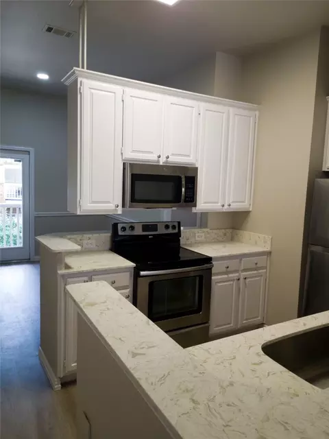 Kitchen - 1501 Cedar Elm Dr, Euless, TX 76039 photo 3 of 4