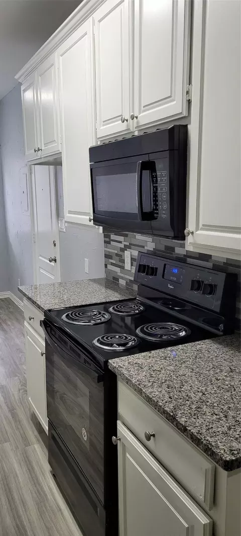 Kitchen - 1501 Cedar Elm Dr, Euless, TX 76039 photo 1 of 4
