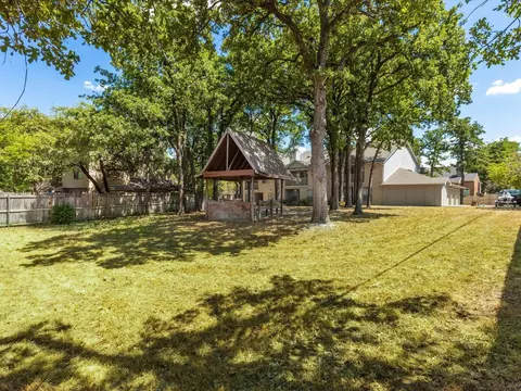 Exterior - 1501 Cedar Elm Dr, Euless, TX 76039 photo 6 of 8