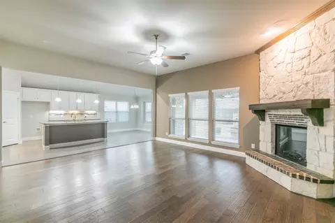 222 Iris Dr, Midlothian, TX 76065 photo 7