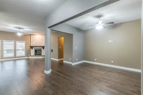 222 Iris Dr, Midlothian, TX 76065 photo 5