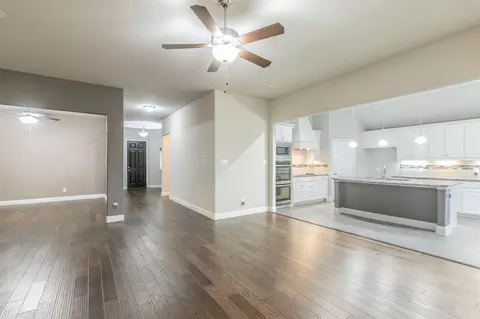 222 Iris Dr, Midlothian, TX 76065 photo 10