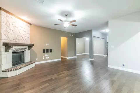 222 Iris Dr, Midlothian, TX 76065 photo 9