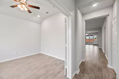 1237 Comal Ln, Springtown, TX 76082 photo 7