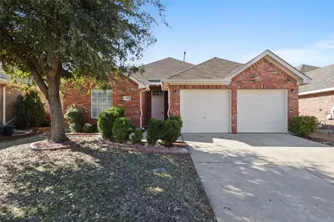 8029 Buffalo Bend Ct, Fort Worth, TX 76137