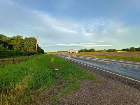 5330 E I- 30, Campbell, TX 75422 photo 31