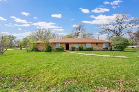 2138 Monteleon St, Grand Prairie, TX 75051