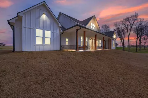 525 Wortham Rd, Whitewright, TX 75491