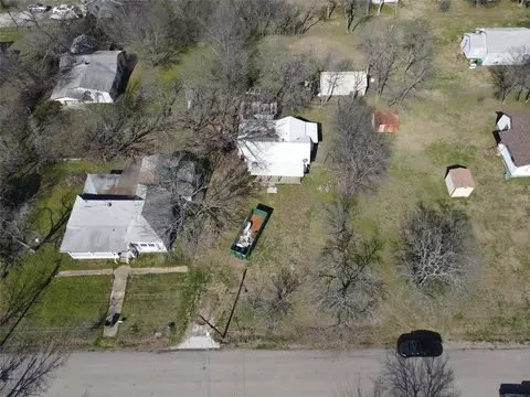 View/Area - 217 E 2nd St, Ferris, TX 75125 photo 2 of 7
