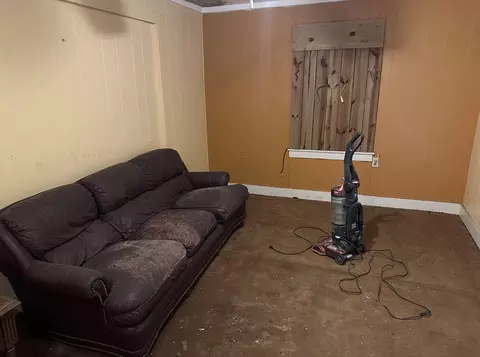 Living - 217 E 2nd St, Ferris, TX 75125 photo 3 of 4