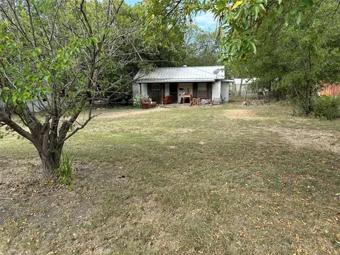 217 E 2nd St, Ferris, TX 75125