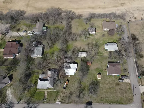 View/Area - 217 E 2nd St, Ferris, TX 75125 photo 4 of 7